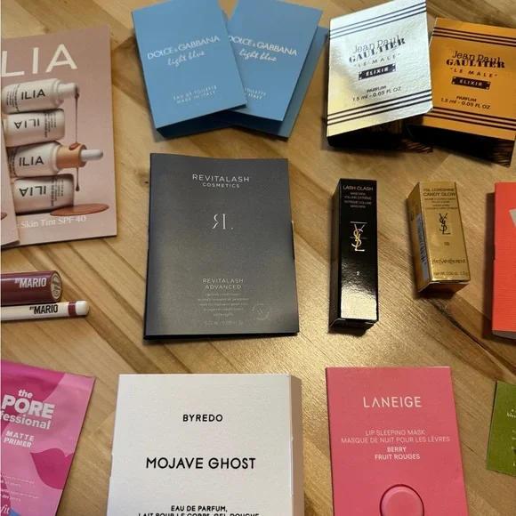 20 Piece Luxury Makeup Perfume Beauty Set - Picture 3 of 4